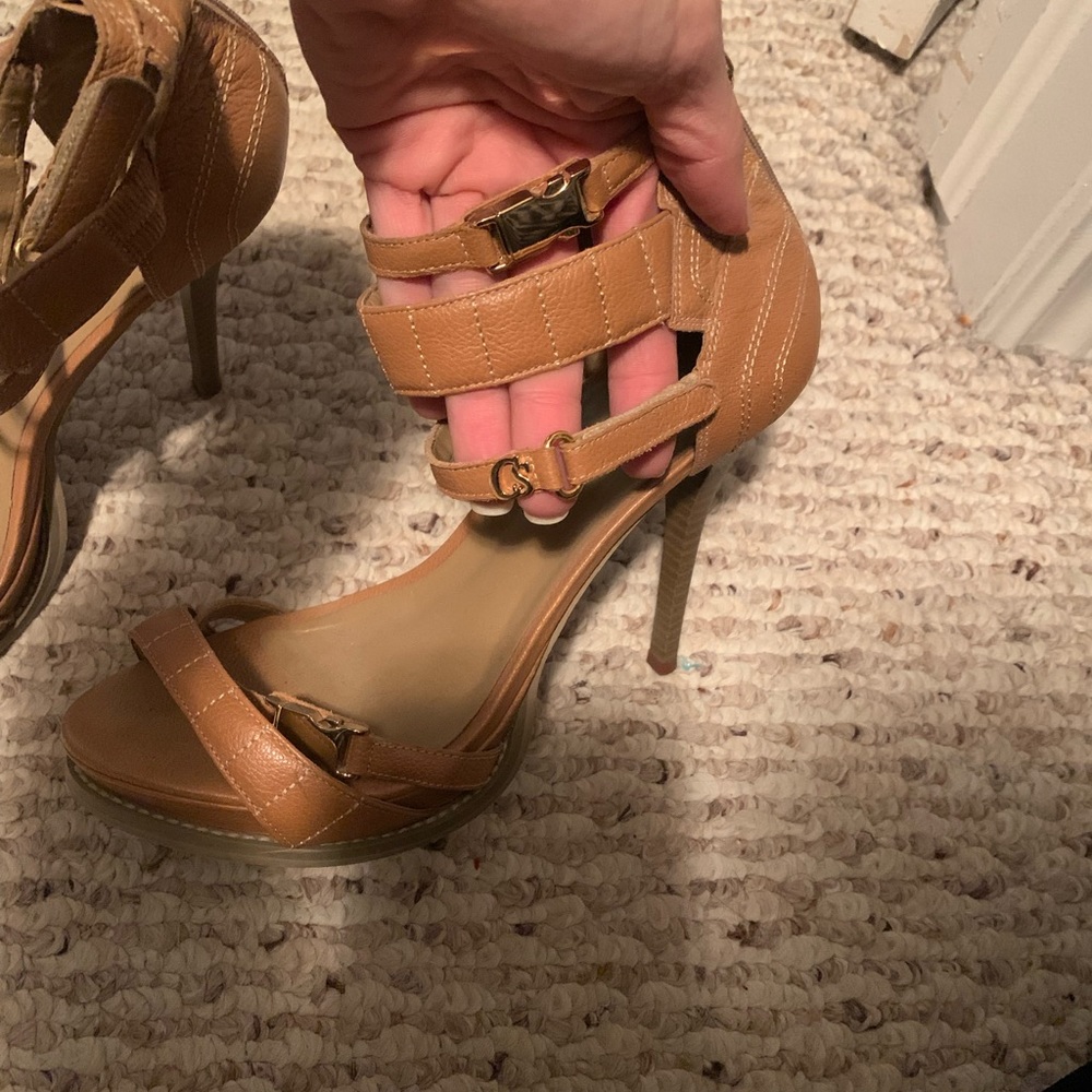 Carmen Steffens high heels